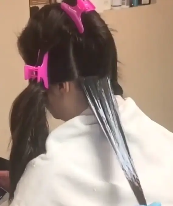 Bleaching hair